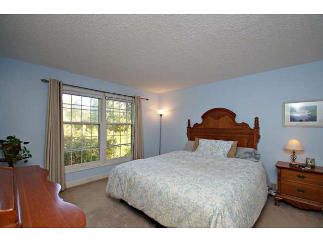 8701 Walton Oaks Dr, Minneapolis, MN 55438 photo 10