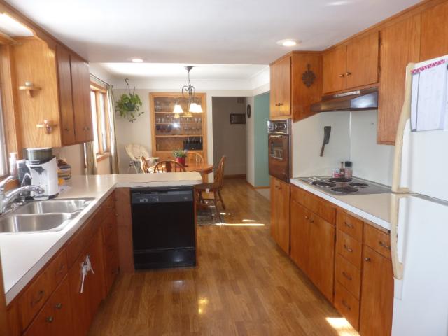 1206 E 13th St, Glencoe, MN 55336 photo 5
