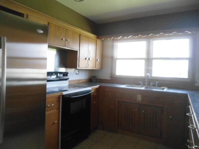 404 8th St, Kenyon, MN 55946 photo 4