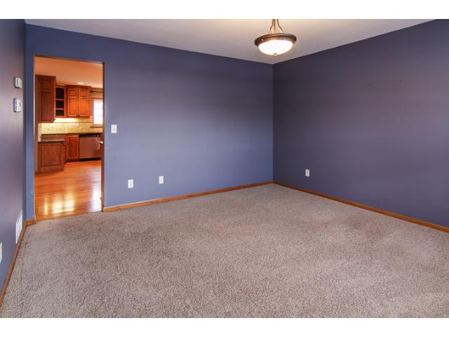 2122 Ormond Dr, Shakopee, MN 55379 photo 2