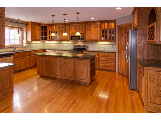 2122 Ormond Dr, Shakopee, MN 55379 photo 3