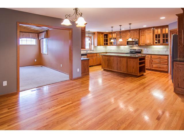 2122 Ormond Dr, Shakopee, MN 55379 photo 5