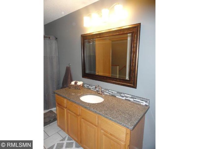 2036 Willow Cir, Hugo, MN 55038 photo 11