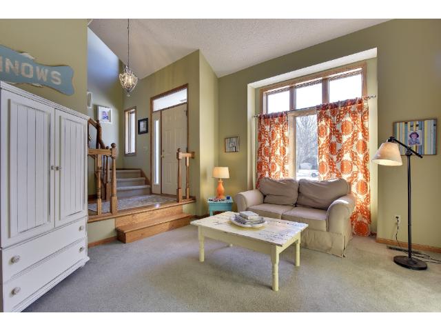 5810 Amy Ln, Maple Plain, MN 55359 photo 3