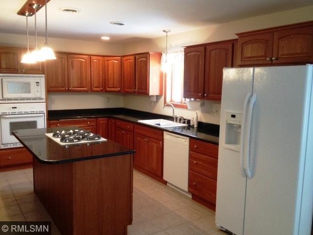 370 Willink Dr, Baldwin, WI 54002 photo 2