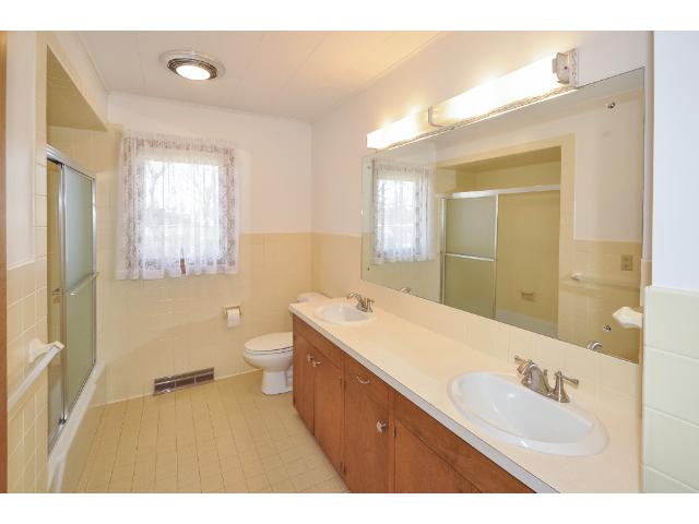 724 S Park Pl, Saint Cloud, MN 56301 photo 11