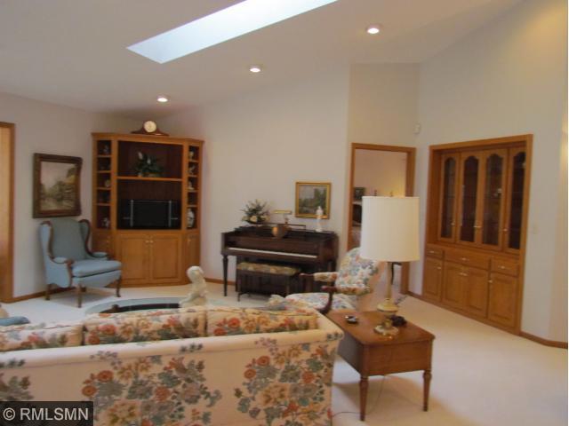 623 Jenisa Dr, Saint Cloud, MN 56301 photo 2