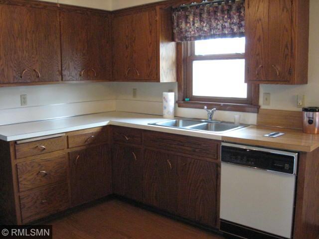 1713 12th St E, Glencoe, MN 55336 photo 4