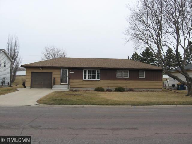 1713 12th St E, Glencoe, MN 55336 photo 1