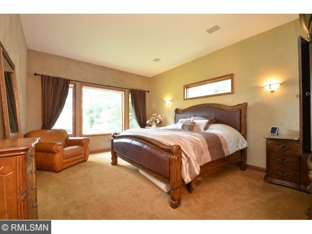 4970 Sycamore Dr, Eagan, MN 55123 photo 9