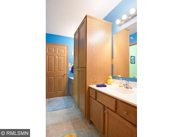 1070 Manor Ct, Saint Cloud, MN 56303 photo 11