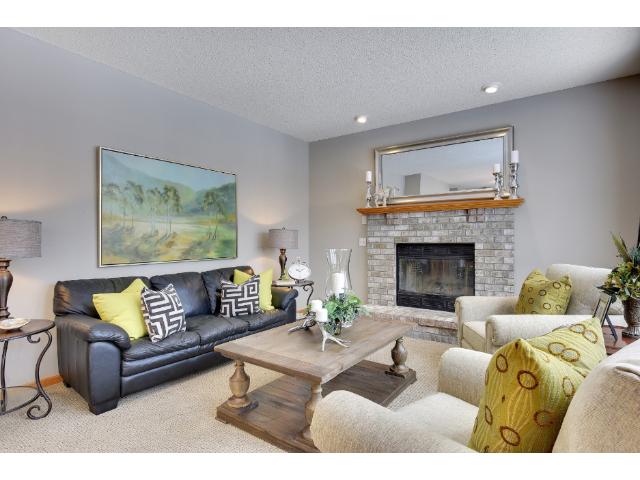 2736 Simons Dr, Chaska, MN 55318 photo 5