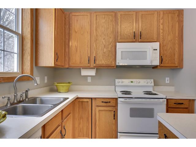 2736 Simons Dr, Chaska, MN 55318 photo 8