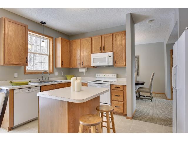2736 Simons Dr, Chaska, MN 55318 photo 7
