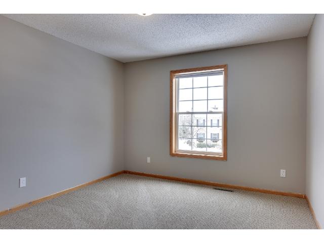 2736 Simons Dr, Chaska, MN 55318 photo 14