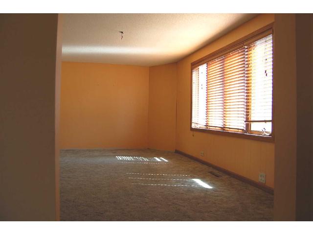 404 W Main St, Saint Clair, MN 56080 photo 4