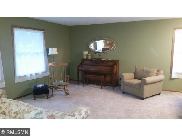 415 Interwood Dr, Glencoe, MN 55336 photo 3