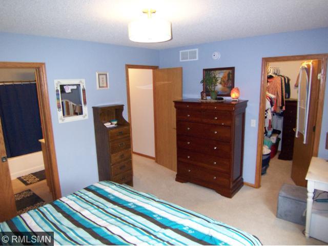 1749 Maple Ln, Saint Cloud, MN 56304 photo 10