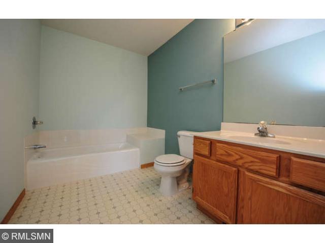 1982 Ruby Ct N, Saint Paul, MN 55122 photo 13
