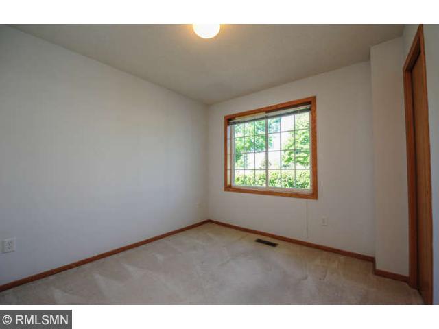 1982 Ruby Ct N, Saint Paul, MN 55122 photo 17