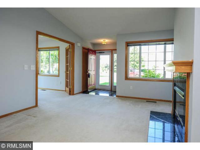 1982 Ruby Ct N, Saint Paul, MN 55122 photo 6