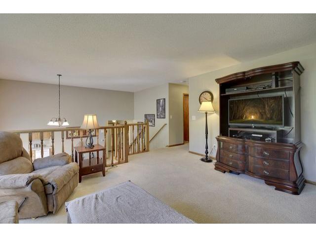 2242 Kessler Ct, Chaska, MN 55318 photo 7