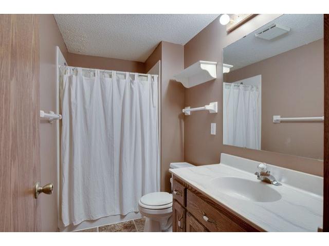 2242 Kessler Ct, Chaska, MN 55318 photo 11