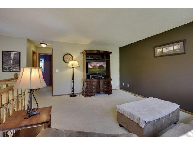 2242 Kessler Ct, Chaska, MN 55318 photo 8