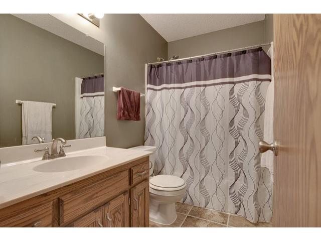 2242 Kessler Ct, Chaska, MN 55318 photo 9