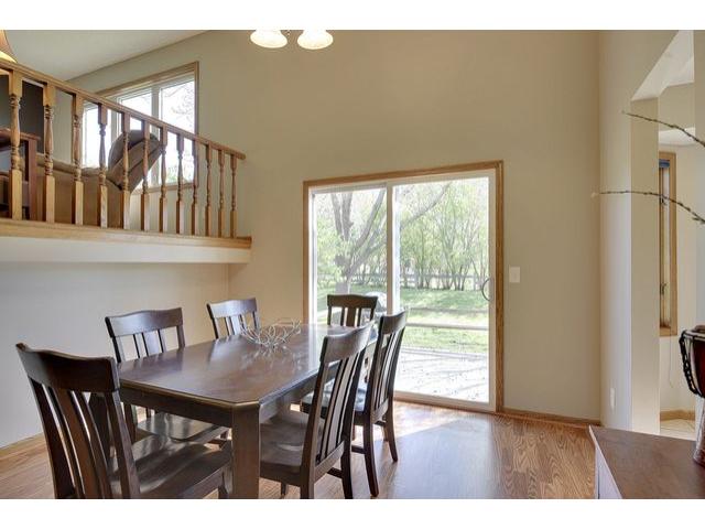 2242 Kessler Ct, Chaska, MN 55318 photo 4