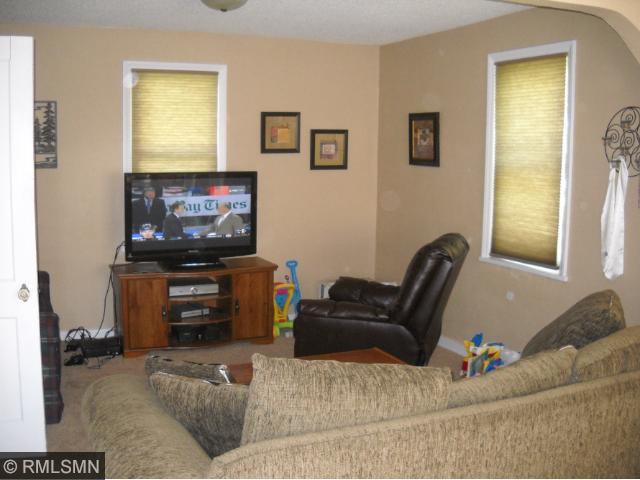 610 5th St NE, Montgomery, MN 56069 photo 3