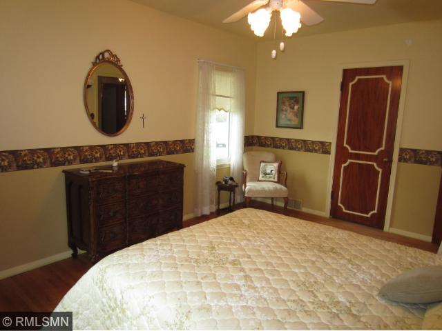 2143 4th St E, Saint Paul, MN 55119 photo 8