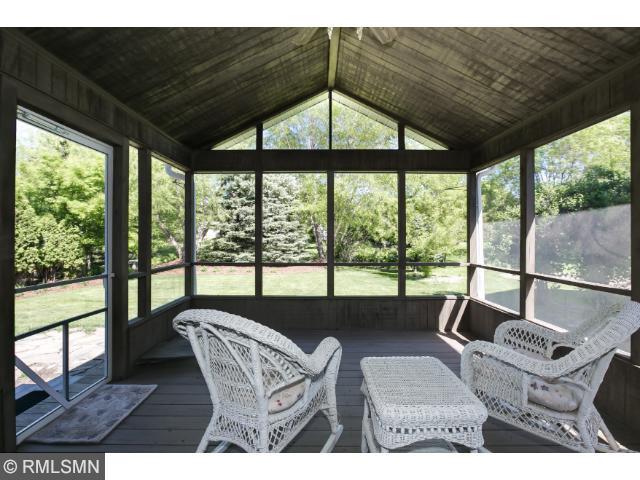 718 Summer Ln, Eagan, MN 55123 photo 16