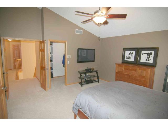 2746 Simons Dr, Chaska, MN 55318 photo 11