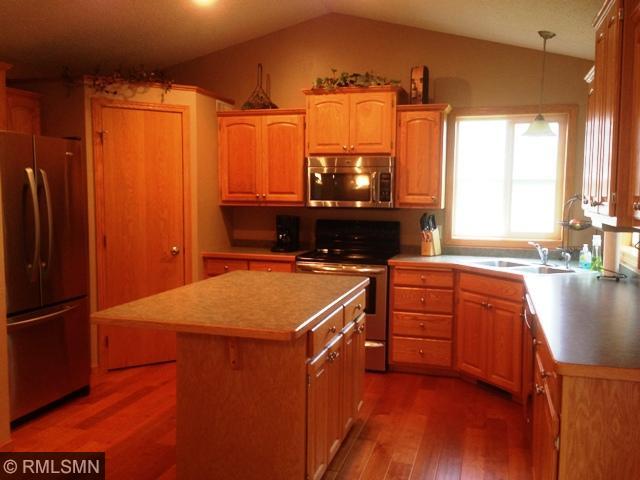 1271 24th St SE, Saint Cloud, MN 56304 photo 3