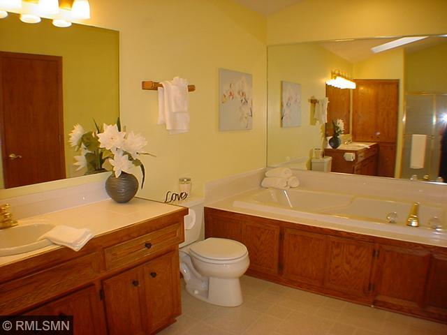 709 Summer Ln, Eagan, MN 55123 photo 6