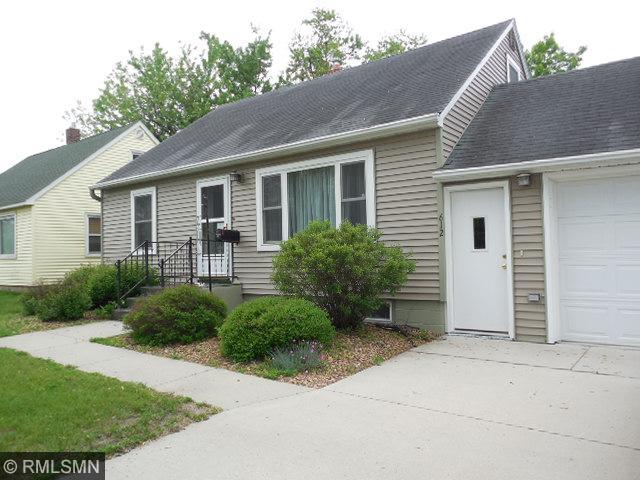 612 3rd St E, Litchfield, MN 55355 photo 2