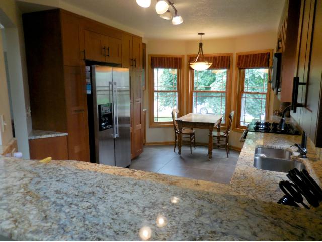 503 Waveney Ct, Eagan, MN 55123 photo 3