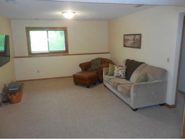 503 Waveney Ct, Eagan, MN 55123 photo 9