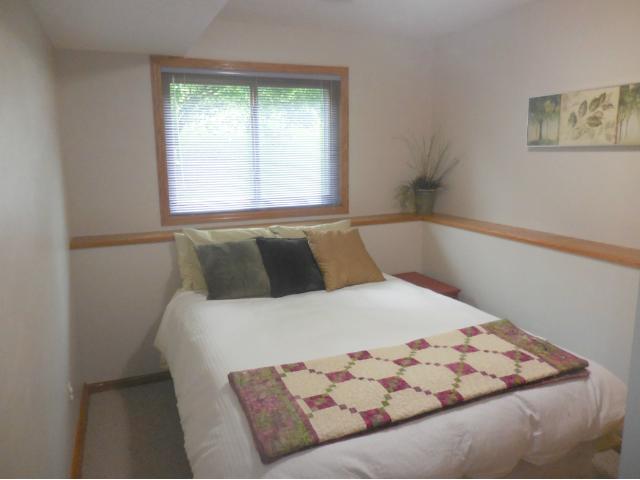 503 Waveney Ct, Eagan, MN 55123 photo 10