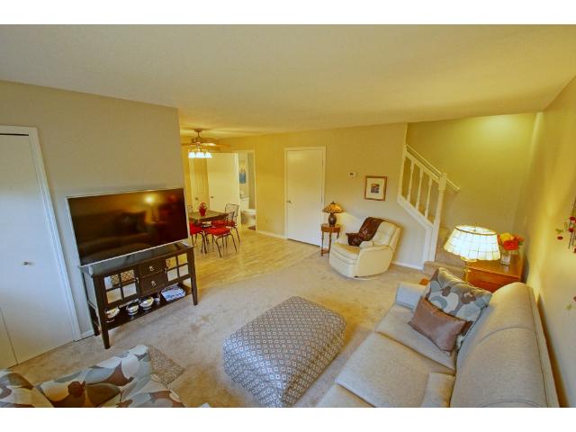 8405 S Pond Trl, Champlin, MN 55316 photo 3