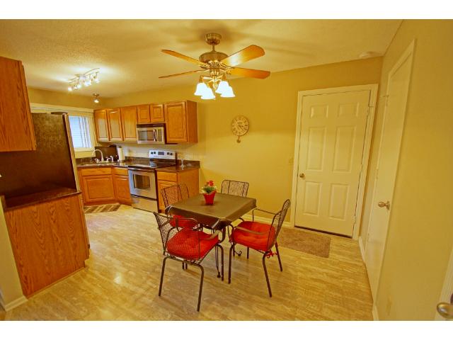 8405 S Pond Trl, Champlin, MN 55316 photo 5