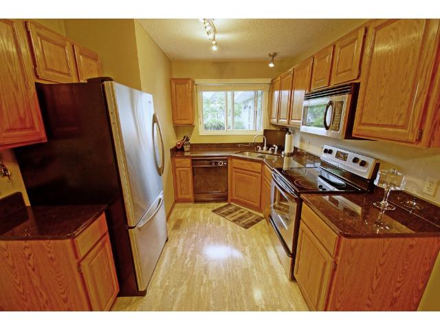 8405 S Pond Trl, Champlin, MN 55316 photo 4
