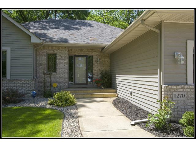 11270 Hidden Oaks Ct N, Champlin, MN 55316 photo 2