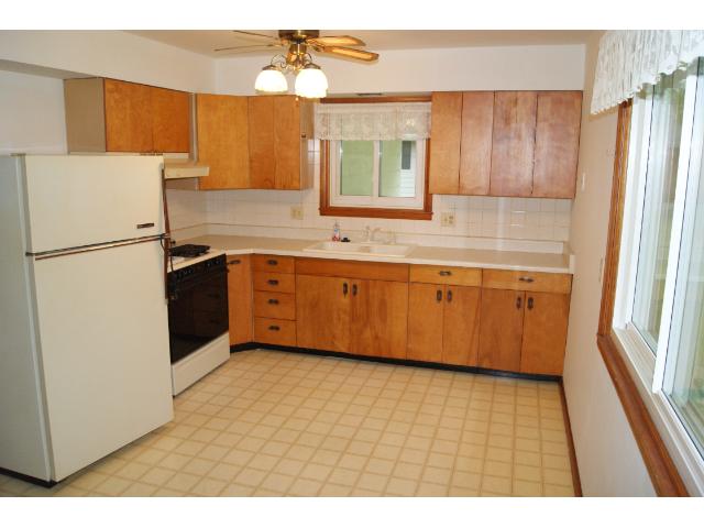 1043 Mitchell Dr, Faribault, MN 55021 photo 4