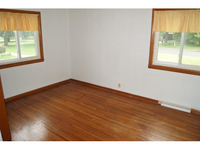 1043 Mitchell Dr, Faribault, MN 55021 photo 5