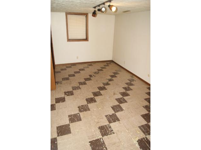1043 Mitchell Dr, Faribault, MN 55021 photo 8