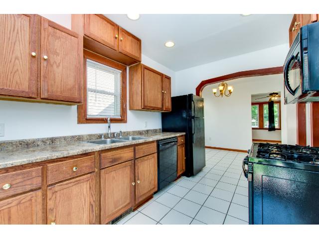 1252 5th St E, Saint Paul, MN 55106 photo 2