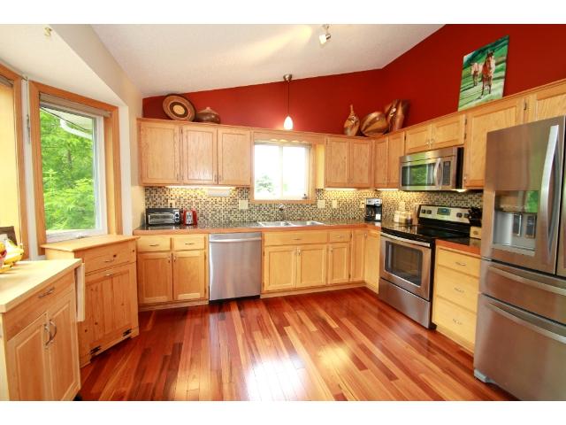 7042 Eagle Trl, Hugo, MN 55038 photo 2