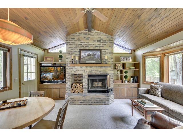 1825 Gladview Ln, Maple Plain, MN 55359 photo 1